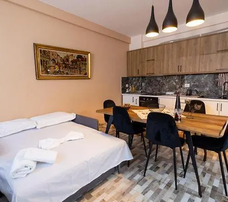 Nicole Apartment *